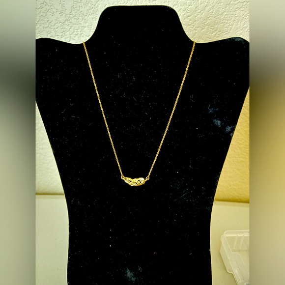 Chloe + Isabel Leaf Necklace - Picture 1 of 3